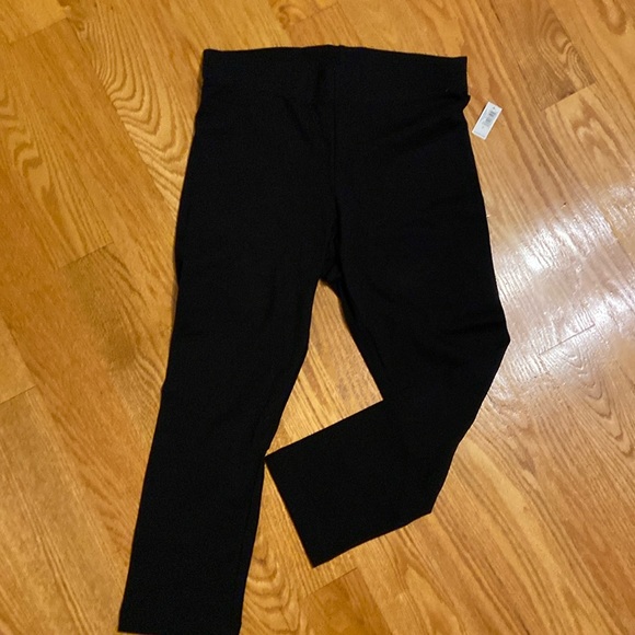 Old Navy High-Waisted Cropped Leggings Medium Available Black - Picture 1 of 3